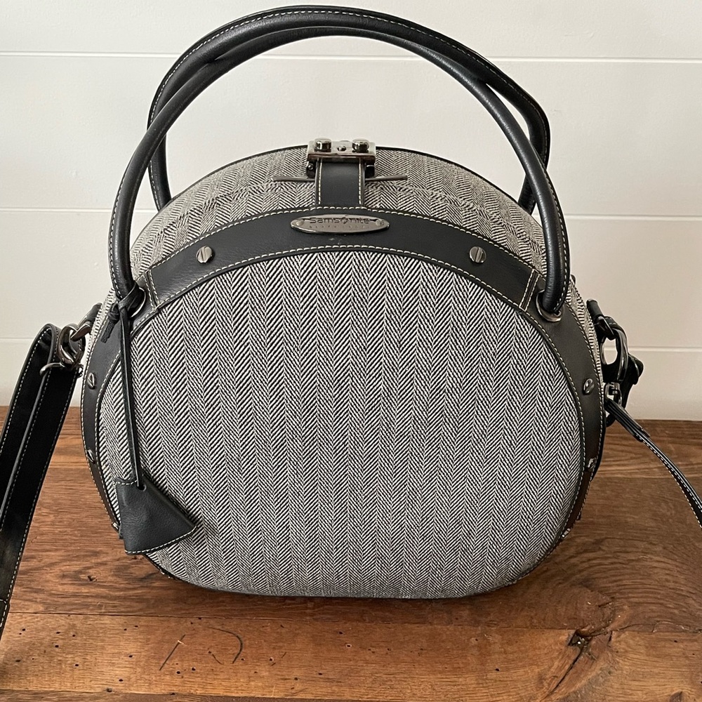 Samsonite Black Label Vintage Collection cosmetic or overnight bag